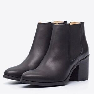 Nisolo Black Heeled Chelsea Boots